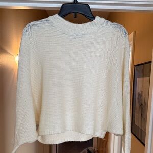 Elegant Cream Women's Crew Neck Sweater